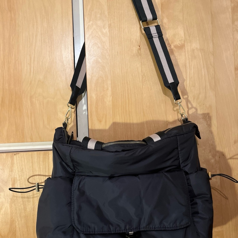 Tommy Bahama Black Puffer Tote with Striped Strap( gently used )